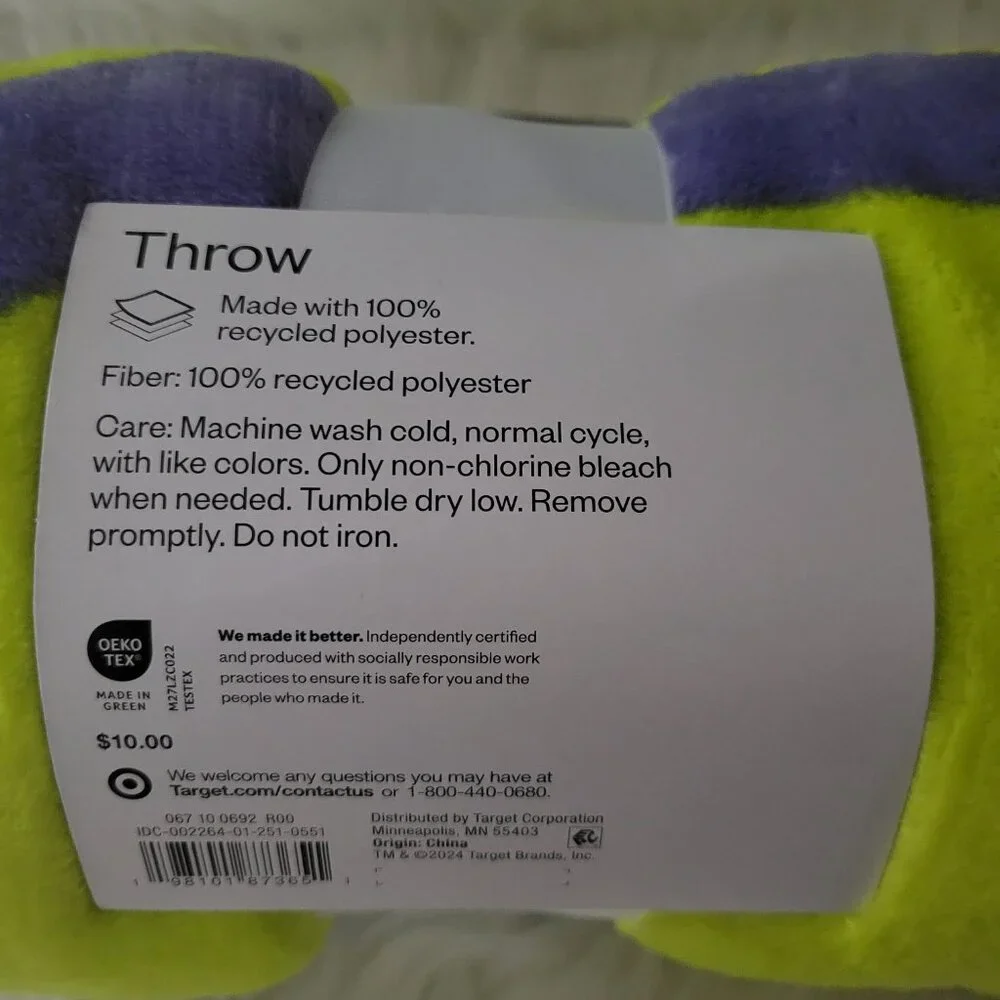 Room Essentials Smiley Throw Blanket